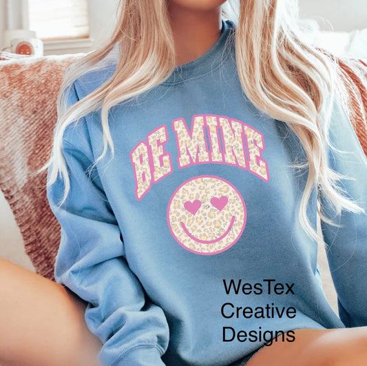 BE MINE - CREWNECK - LIGHT BLUE