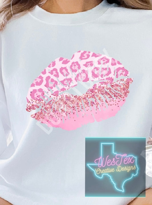 PINK KISS GLITTER- SHORT SLEEVE - WHITE